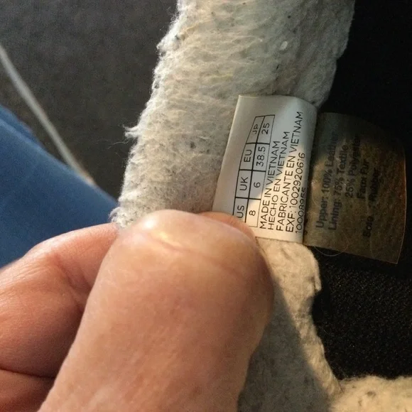 Toms Women's Black Leather Warm Chic Fashion Ankle Boots Brass Eyelets Size 8 - Picture 5 of 7